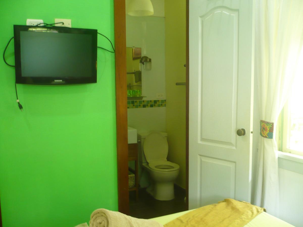 Dos Palmitos Bed And Breakfast Ciudad de Panamá Exterior foto